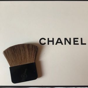 Chanel Compact Half-Moon Blush / Pallet Brush
